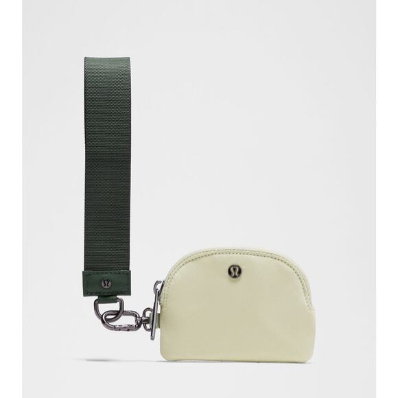 Lululemon Dual Pouch Wristlet Color Rainforest Green/HoneyDew Sold out online - Picture 2 of 7